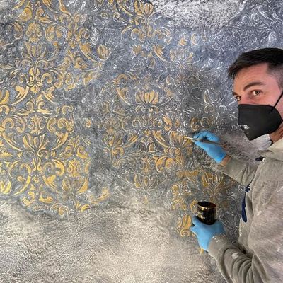 Fernando Cuadrado. Pintor aplicador productos Valpaint de alta decoración.